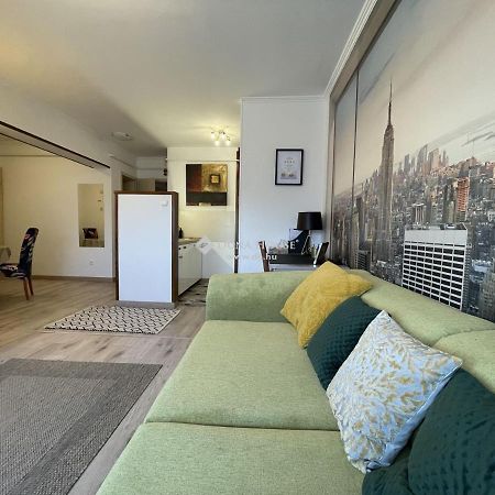 Ybs Apartman Appartamento Zalaegerszeg Esterno foto