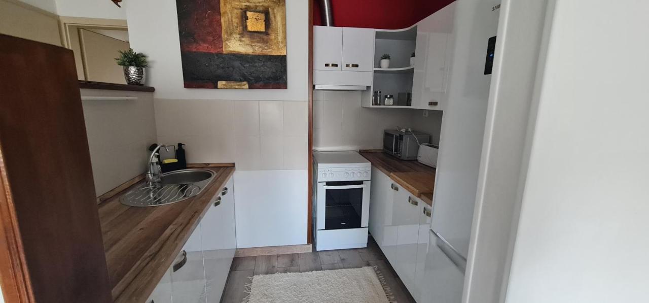 Ybs Apartman Appartamento Zalaegerszeg Esterno foto