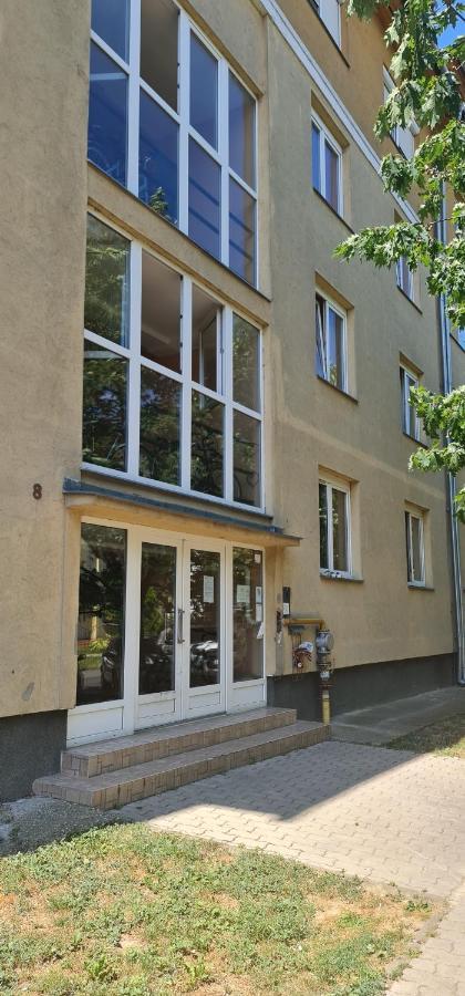 Ybs Apartman Appartamento Zalaegerszeg Esterno foto